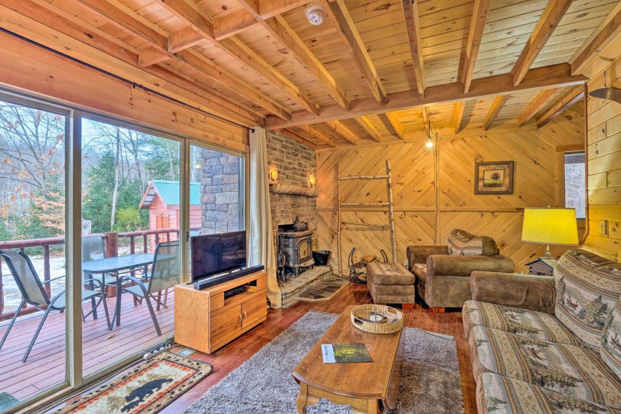 Вилла Secluded Johnsburg Retreat With Hot Tub And Fire Pit Экстерьер фото