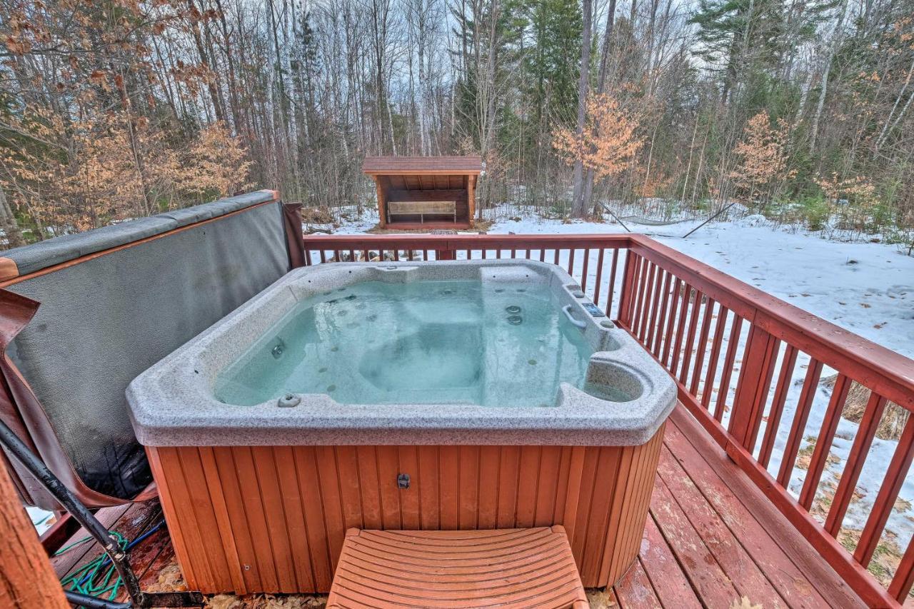 Вилла Secluded Johnsburg Retreat With Hot Tub And Fire Pit Экстерьер фото