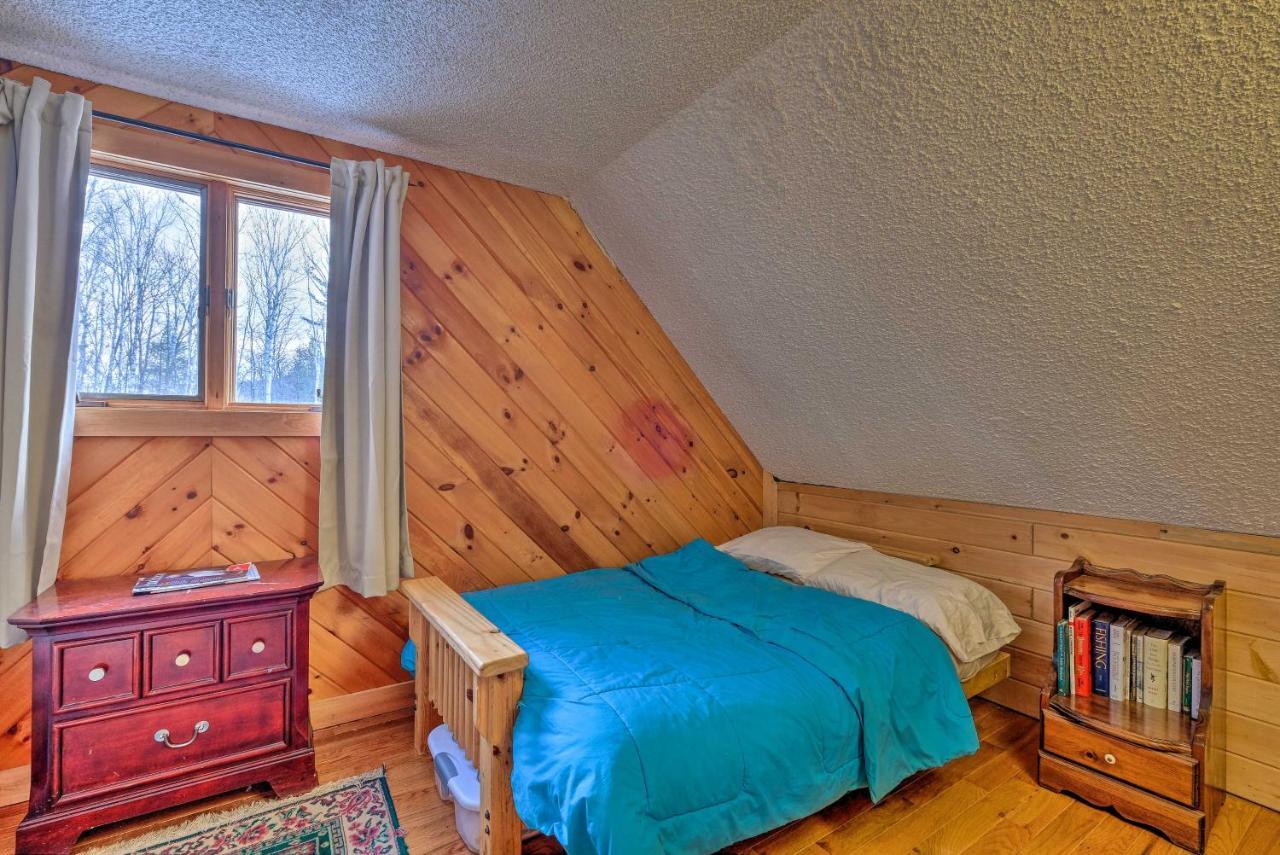 Вилла Secluded Johnsburg Retreat With Hot Tub And Fire Pit Экстерьер фото