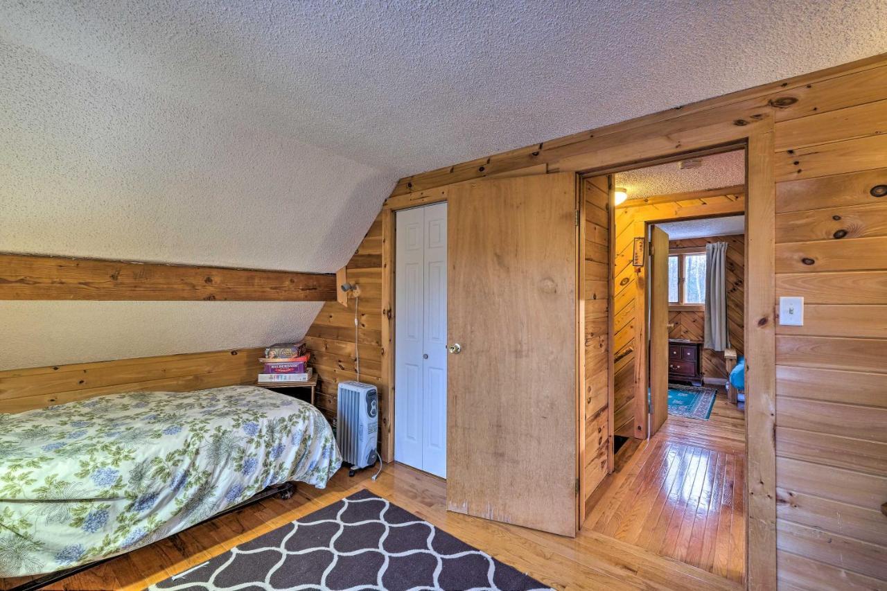 Вилла Secluded Johnsburg Retreat With Hot Tub And Fire Pit Экстерьер фото